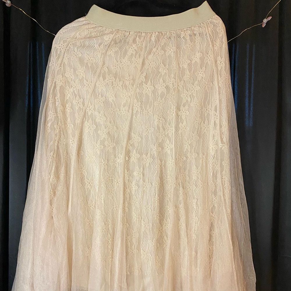 Ninexis Cream Toned Lace Knee Length Skirt